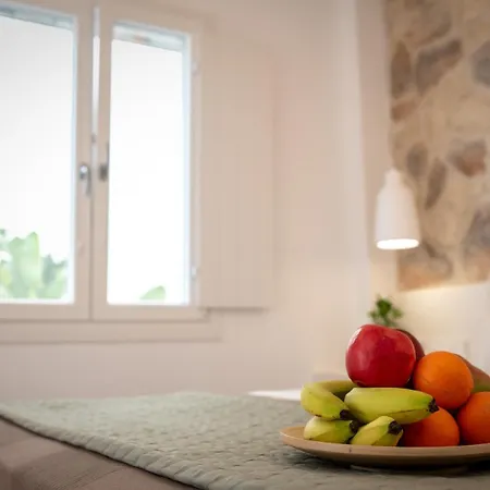 A Short Lemon Tree Апартаменты *